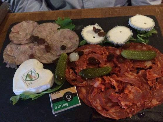 plateau de charcuteries et fromages